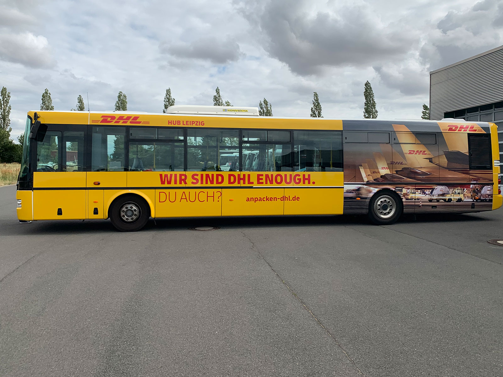 Buswerbung zur Personalgewinnung - Beispiel DHL