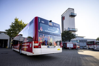 Heckansicht des Busses der Feuerwehr Erfurt